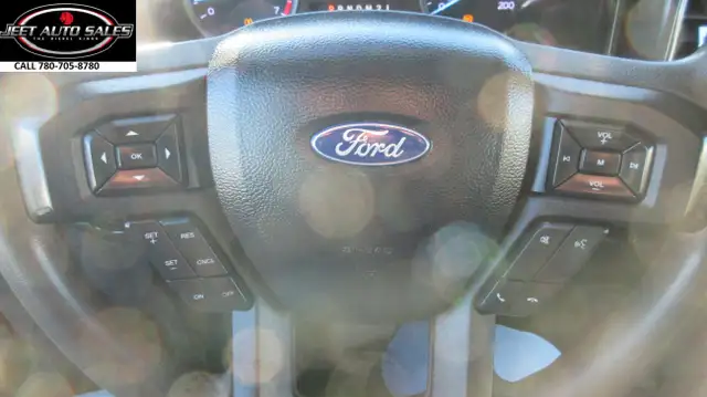 2020 Ford F-250 CREW CAB FLAT DECK in Heavy Trucks in Vancouver - Image 15