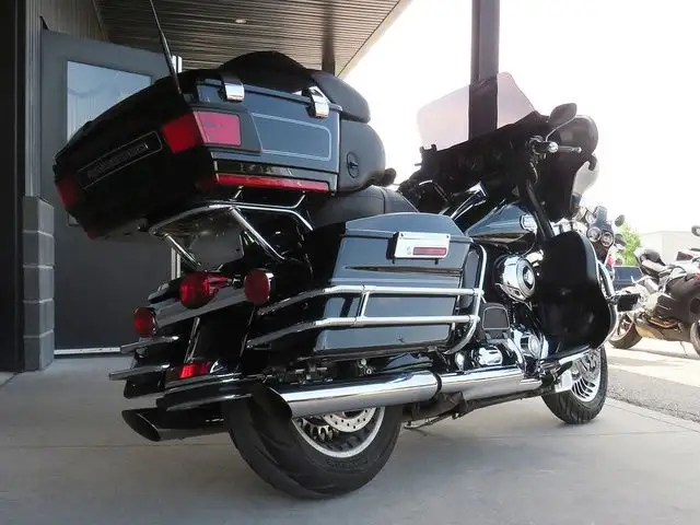 2009 Harley-Davidson FLHTCU Ultra Classic Electra Glide in Sport Touring in Cambridge - Image 5