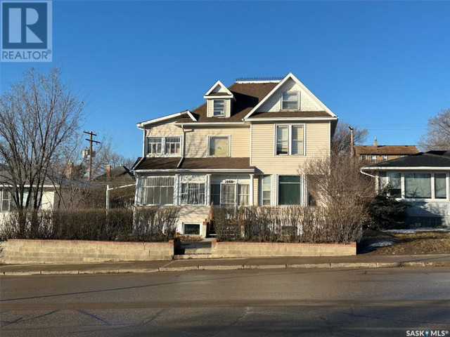 1046 Main STREET N Moose Jaw, Saskatchewan in Houses for Sale in Moose Jaw - Image 2