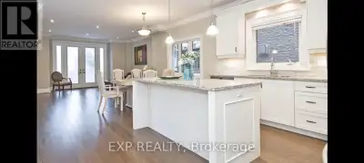 1033 SHAW DRIVE Mississauga (Lakeview), Ontario