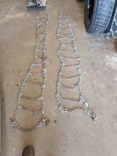 Single Wheel Tire Chains for 11R 22.5 Tires - 3 Available $75ea ___________________ Dobson's 335 Mai...