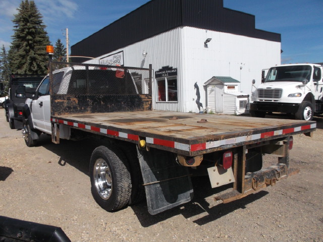 2019 FORD F550 CREW CAB 4X4 DECK TRUCK in Cars & Trucks in Red Deer - Image 4