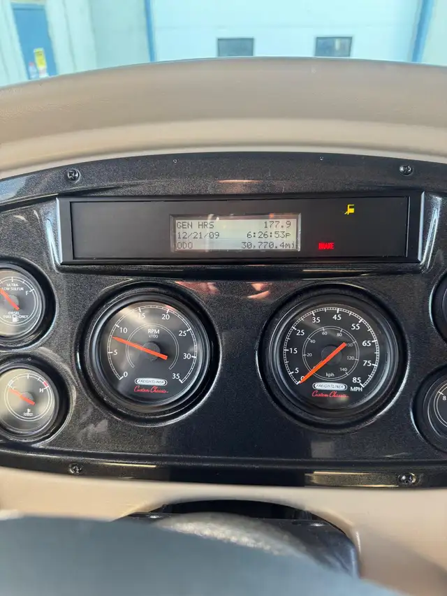 2008 Freightliner X-Line RV MINT CONDITION in RVs & Motorhomes in Calgary - Image 4