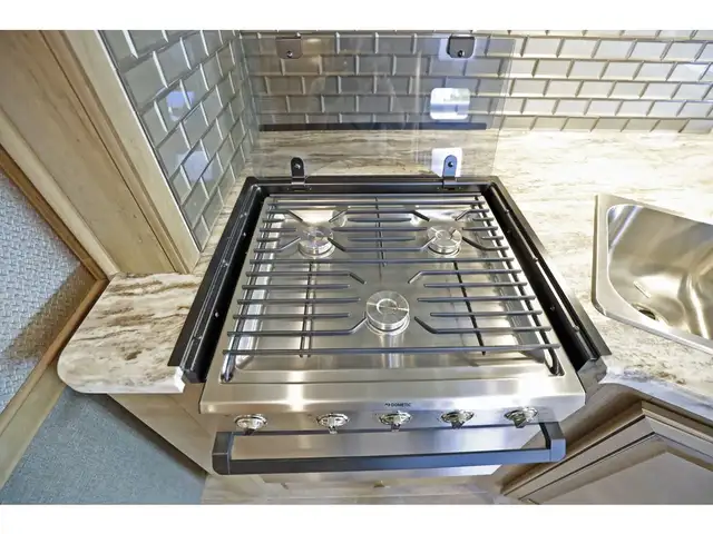 2020 Holiday Rambler Admiral 28A 2 extension Classe A 2020 in RVs & Motorhomes in Laval / North Shore - Image 12