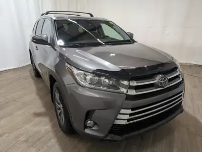 No Accidents, Locally Owned Vehicle! New Brakes and Rotors!The 2018 Toyota Highlander AWD XLE 8 Pass...