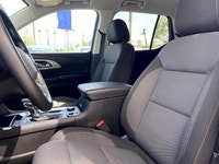 *Chevrolet Traverse | 3-Row Family SUV | Powerful V6 Performance | Top Safety Pick* If you need an S... (image 1)