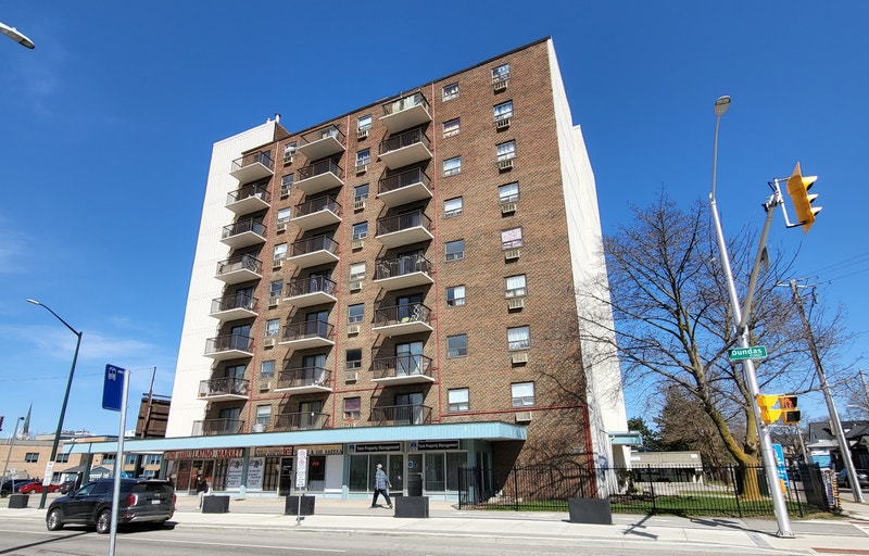 Bachelor Suite Downtown Heat Included Long Term Rentals London