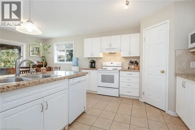 24 JOSEPH LICHTI Lane Baden, Ontario in Houses for Sale in Kitchener / Waterloo - Image 19