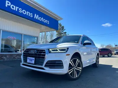 WHY THIS Q5 HITS DIFFERENT: QUATTRO AWD Confident in snow, rain, and everything Canada throws at you...