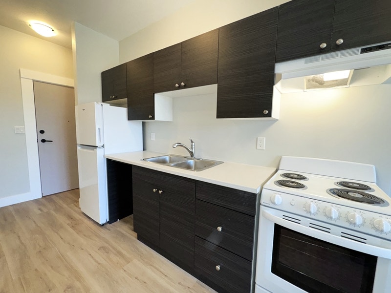 Penetanguishene: Accessible Unit,1 Bed, 1 Bath (689 sq ft) 2