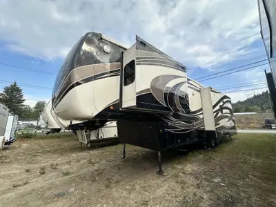 Welcome to Rock Island RV Luxury at its finest. This one ower unt is loaded in and out with options....