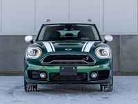 CARGET AUTOMOTIVE is thrilled to offer this 2020 Mini Countryman Cooper S E, a plug-in hybrid compac... (image 2)