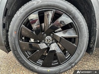 This Volkswagen Atlas boasts a Intercooled Turbo Regular Unleaded I-4 2.0 L/121 engine powering this... (image 9)