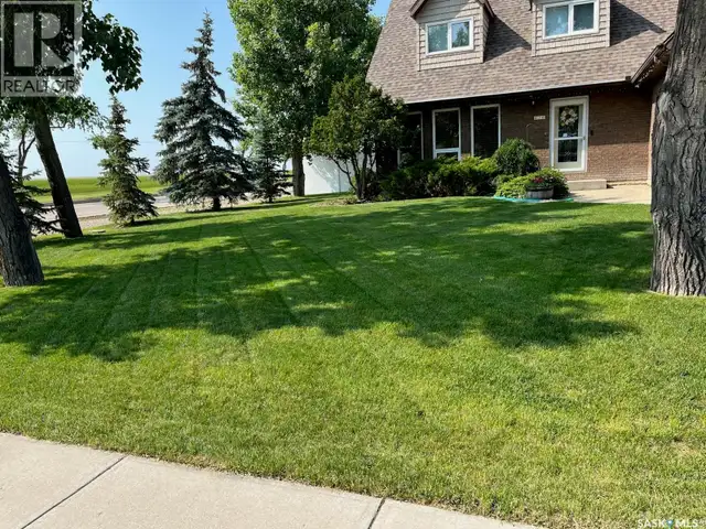 626 4th AVENUE W Kindersley, Saskatchewan in Houses for Sale in Saskatoon - Image 4