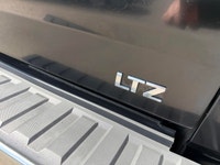 Looking for a powerful and luxurious pickup truck that can handle anything you throw its way? Feast... (image 6)