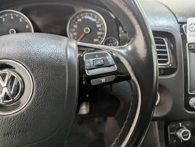 2015 Volkswagen Touareg 3.6L Comfortline Bluetooth | Heated S... in Cars & Trucks in Calgary - Image 21