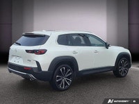 Le Mazda CX-50 GT Turbo 2024 est un VUS compact haute performance qui combine puissance, tenue de ro... (image 6)