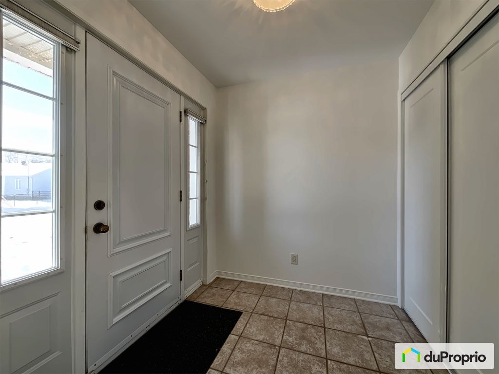 $819,000 - 2 Storey for sale in St-Jean-sur-Richelieu (St-Luc) — photo 2