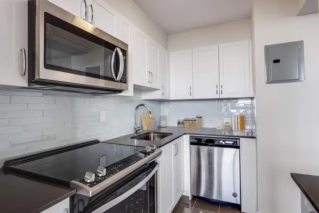 Studio Apartment for Rent - 2892 St Clair Avenue East63848999573123123