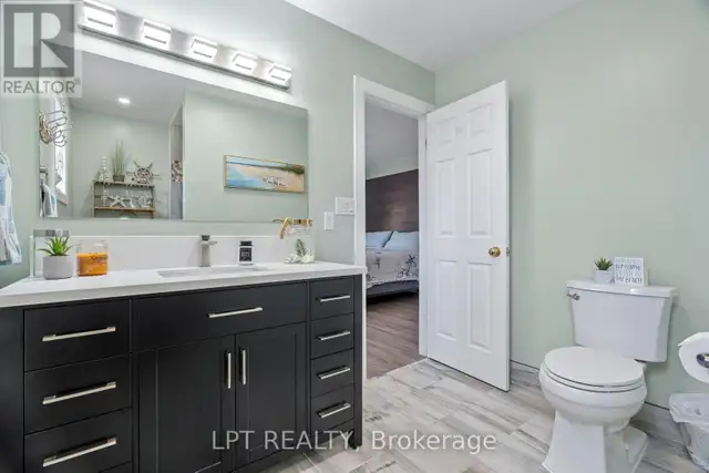7652 RIVERSIDE DRIVE Lambton Shores (Port Franks), Ontario in Houses for Sale in Grand Bend - Image 22