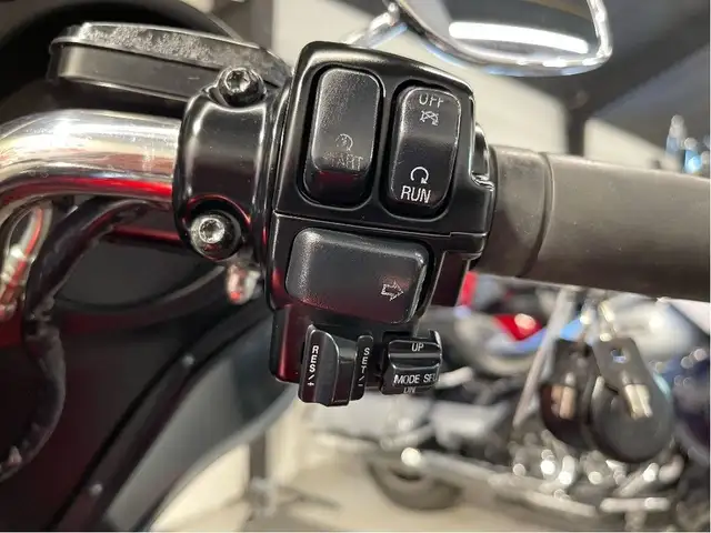 2013 Harley-Davidson Electra Glide Ultra Classic CANADIAN HARLEY in Sport Touring in North Bay - Image 20