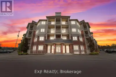 Welcome to this bright and spacious 1-bedroom plus den condo in the heart of Bowmanville! The functi...