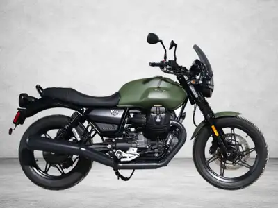 2024 Moto Guzzi STONE V7 Come and meet our experts at Gabriel BMW Moto / Moto International, your de...