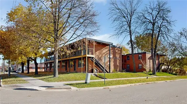 Fully Renovated 1 Bedroom Suite — All Inclusive in Long Term Rentals in Sarnia - Image 2