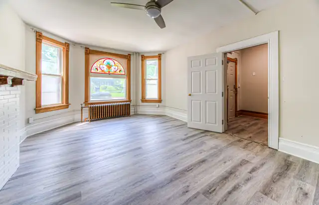 62 DORSET ST - 5 BEDROOM STUDENT UNIT AVAILABLE in Long Term Rentals in Kitchener / Waterloo - Image 15