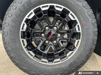 This GMC Canyon boasts a Turbocharged Gas I4 2.7L/ engine powering this Automatic transmission. VOLC... (image 9)