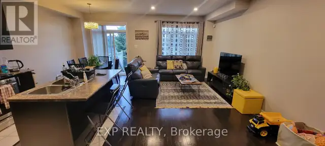 647 SUNBURST STREET Ottawa, Ontario62864384602497123