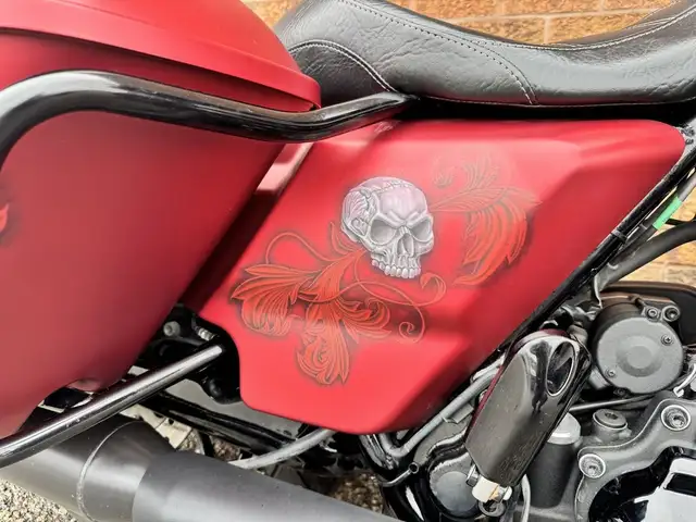 2019 Harley-Davidson Street Glide Special **CUSTOM PAINT** **CAN in Sport Touring in Markham / York Region - Image 16