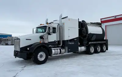 2016 Kenworth T800 8x6 Non Coded Hydrovac Comes with a Cummins diesel engine, 500 hp, 239260 km show...