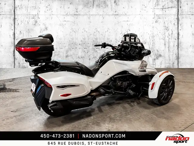 2018 CAN-AM SPYDER F3-T in Sport Touring in Laval / North Shore - Image 6