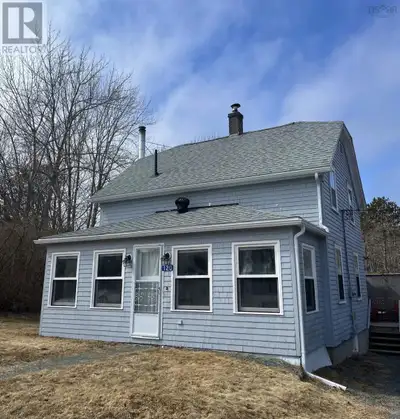 Beautifully well-maintained example of a mid-1930s 3-bedroom family home in the historic Town of Liv...