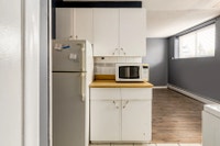 Amenities: Great Location • Parking Available • Quiet Building Suite & Building: Bachelor and one-be... (image 8)