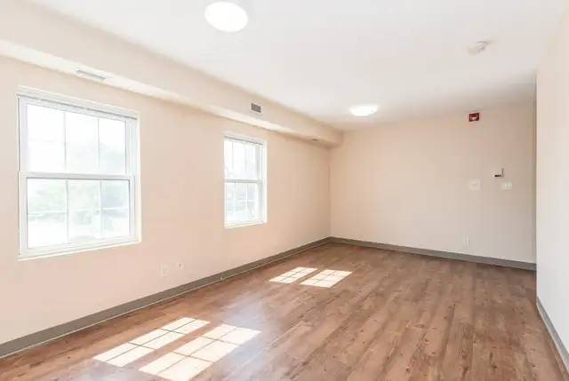 Student Rooms Available Steps From Laurier!! - Furnished Rooms!! in Room Rentals & Roommates in Kitchener / Waterloo - Image 15
