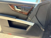 Zoomer Auto 2010 Mercedes-Benz GLK-Class 4MATIC GLK 350 comes loaded with Bluetooth, Leather Power H... (image 7)