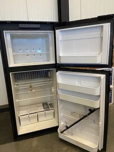 DOMETIC AMERICANA II 6 CU FT-2WAY FRIDGE, View more