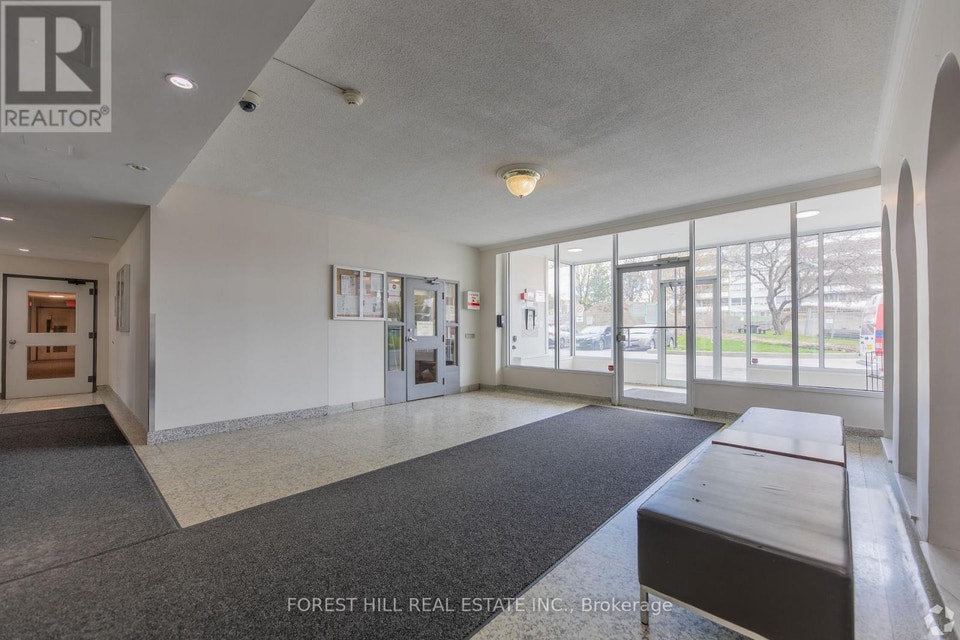 210 - 1130 WILSON AVENUE Toronto (Downsview-Roding-CFB), Ontario 3