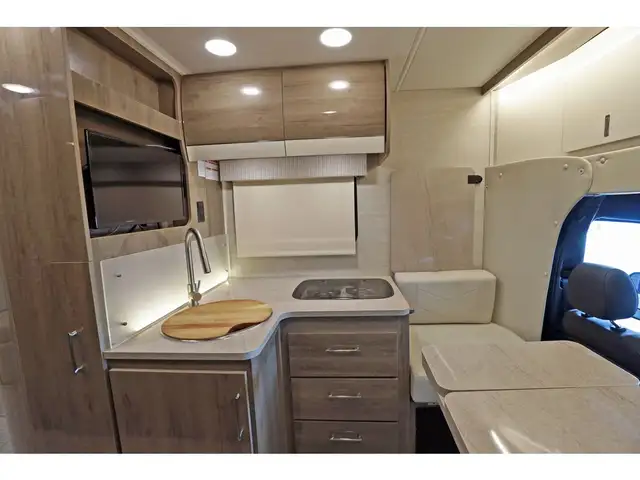 2023 Entegra Coach Qwest 24N B+ Mercedes turbo diesel 2023 NEUF in RVs & Motorhomes in Laval / North Shore - Image 6