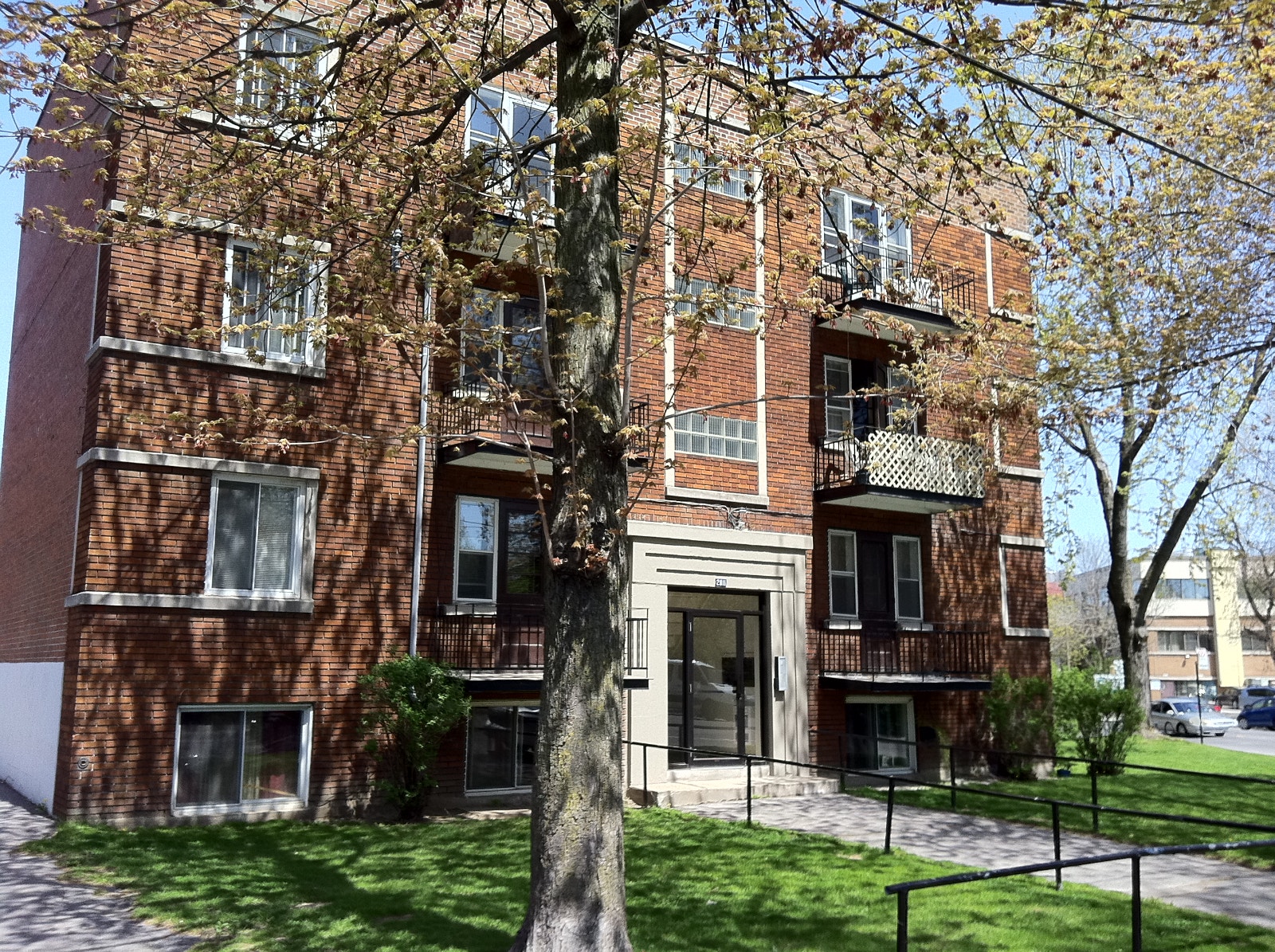 4½  NDG  Stationnement + rangement inclus — photo 1