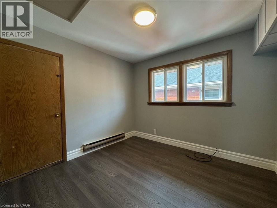 192 ALLEN Street E Unit# 3 Waterloo, Ontario 5