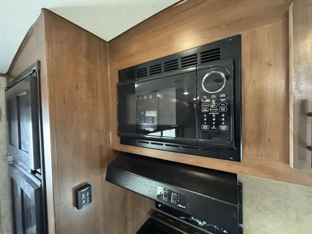 2019 ,Outdoors RV,Timber Ridge 24RKS in Travel Trailers & Campers in Kamloops - Image 13