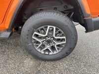 BLACK CLOTH LOW-BACK BUCKET SEATS,ENGINE: 3.6L PENTASTAR VVT V6 W/ESS -inc: Engine Oil Cooler,BODY-C... (image 7)