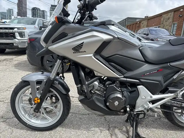 2016 Honda NC750X ~ HONDA NC750X ~ COOL BIKE ~ DUAL PURPOSE ~ in Street, Cruisers & Choppers in City of Toronto - Image 19