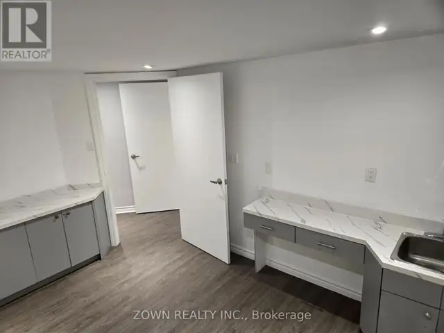 BASEMENT - 10014 YONGE STREET N Richmond Hill (Mill Pond), Ontar in Commercial & Office Space for Rent in Markham / York Region - Image 7