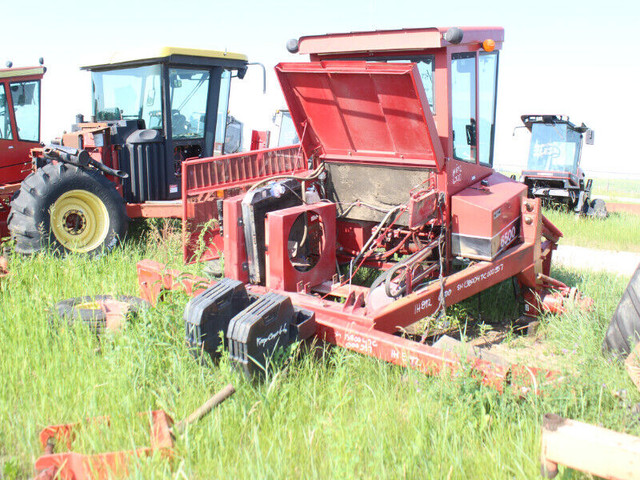 PARTING OUT: Case IH 6500 Swather (Parts & Salvage) in Other in Saskatoon - Image 3