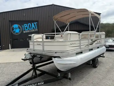 2006 18’ SUN TRACKER PONTOON – 60HP BIGFOOT EFI – ONLY 300 HOURS MAX POWER • EXTRA CLEAN • FINANCING...