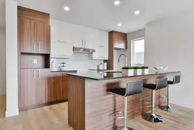 Plusieurs promotions en cours, détails au bureau de location. Situé dans le quartier revitalisé de D...